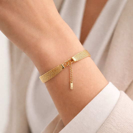 LUXERA Bold Mesh Bracelet – Waterproof Gold-Plated Steel