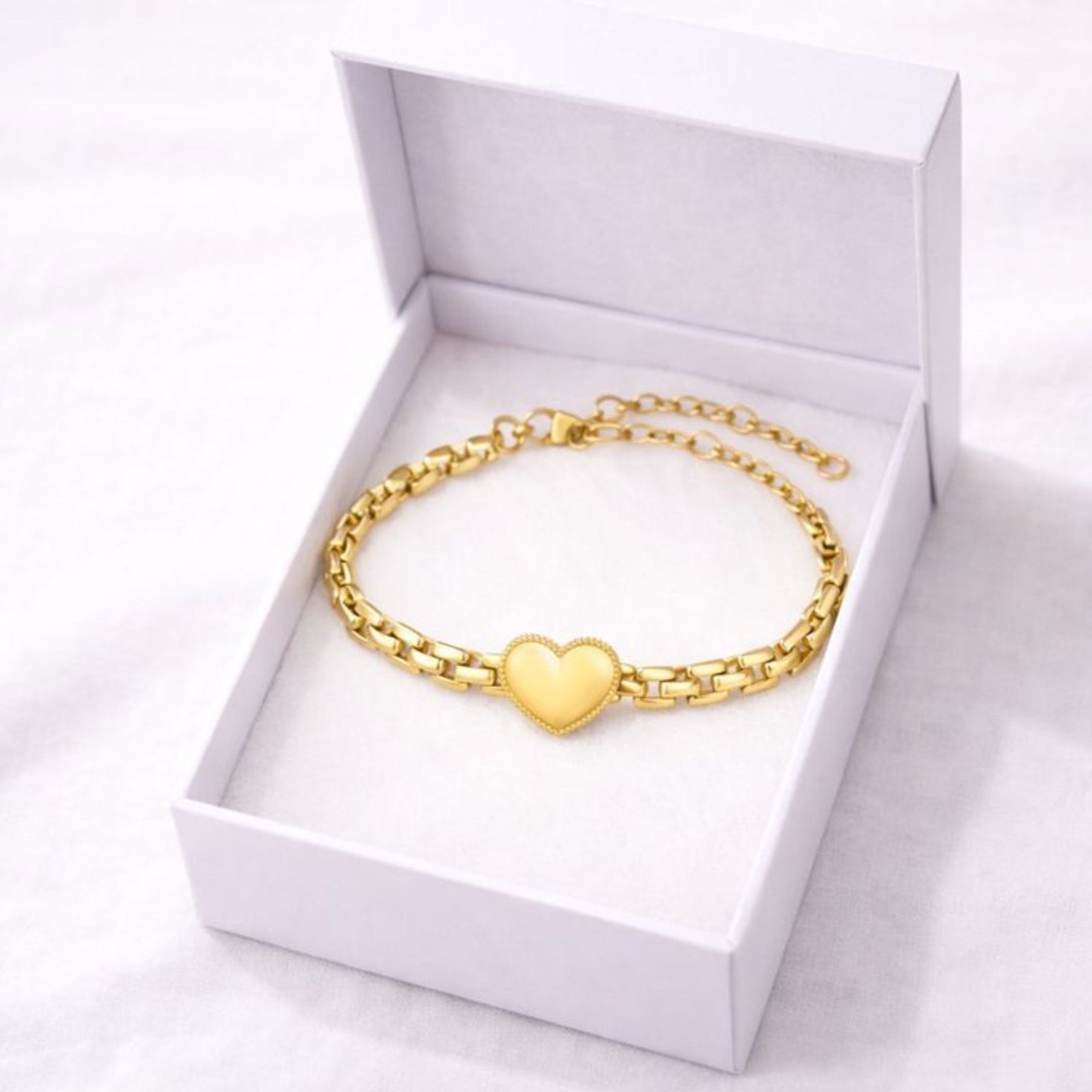 LUXERA Heart Chain Bracelet – Waterproof Gold-Plated Steel