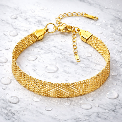 LUXERA Bold Mesh Bracelet – Waterproof Gold-Plated Steel