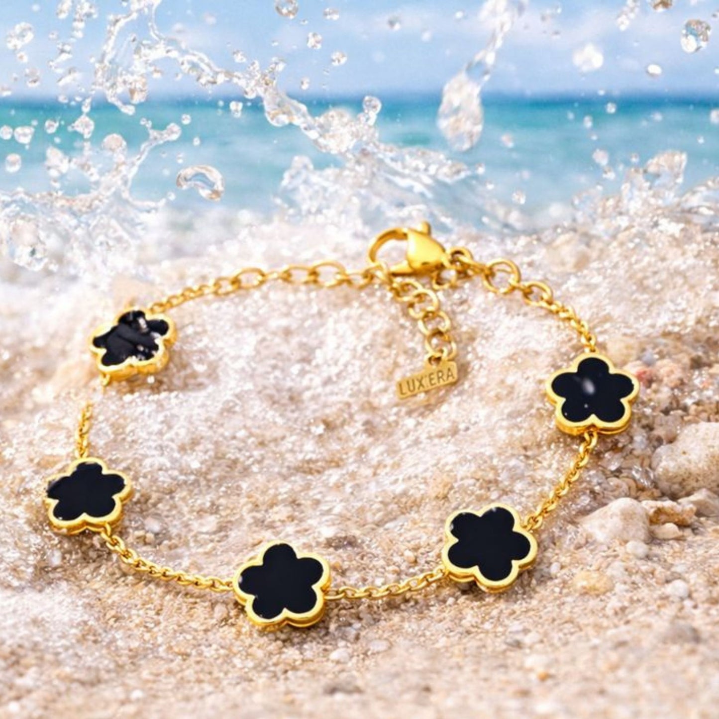 LUXERA Flower Bracelet – Black Edition – Waterproof Gold-Plated Steel