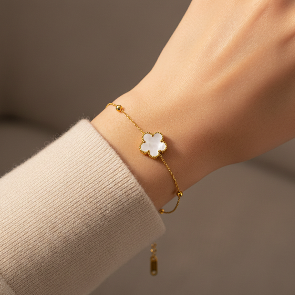 LUXERA Flower Bracelet – Waterproof Gold-Plated Steel